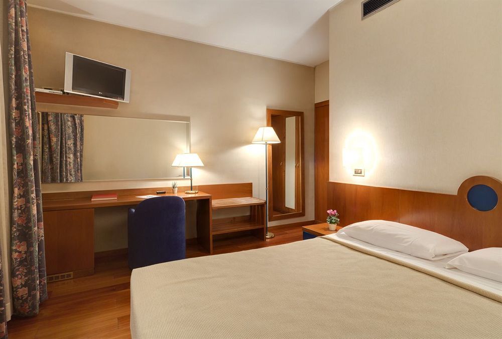 City Hotel Варезе Екстериор снимка