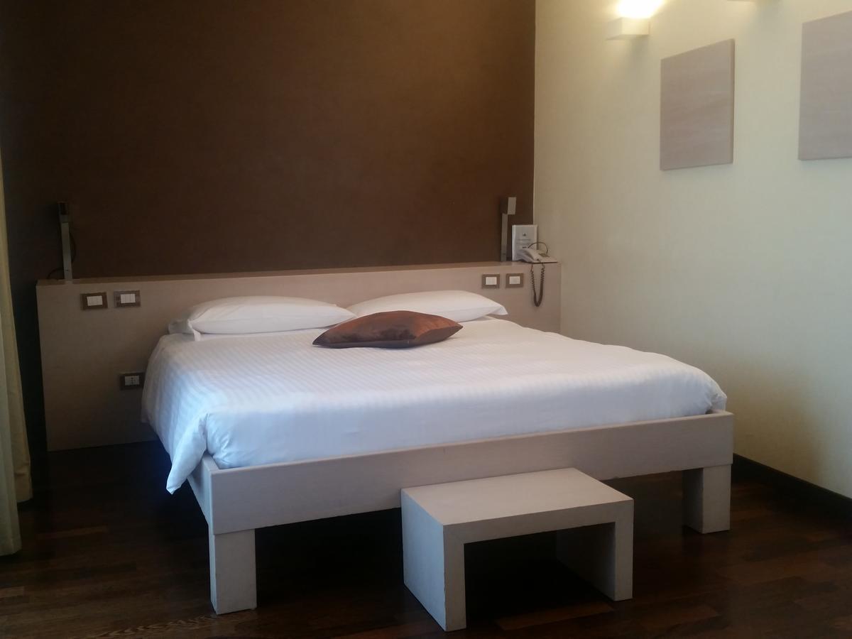 City Hotel Варезе Екстериор снимка