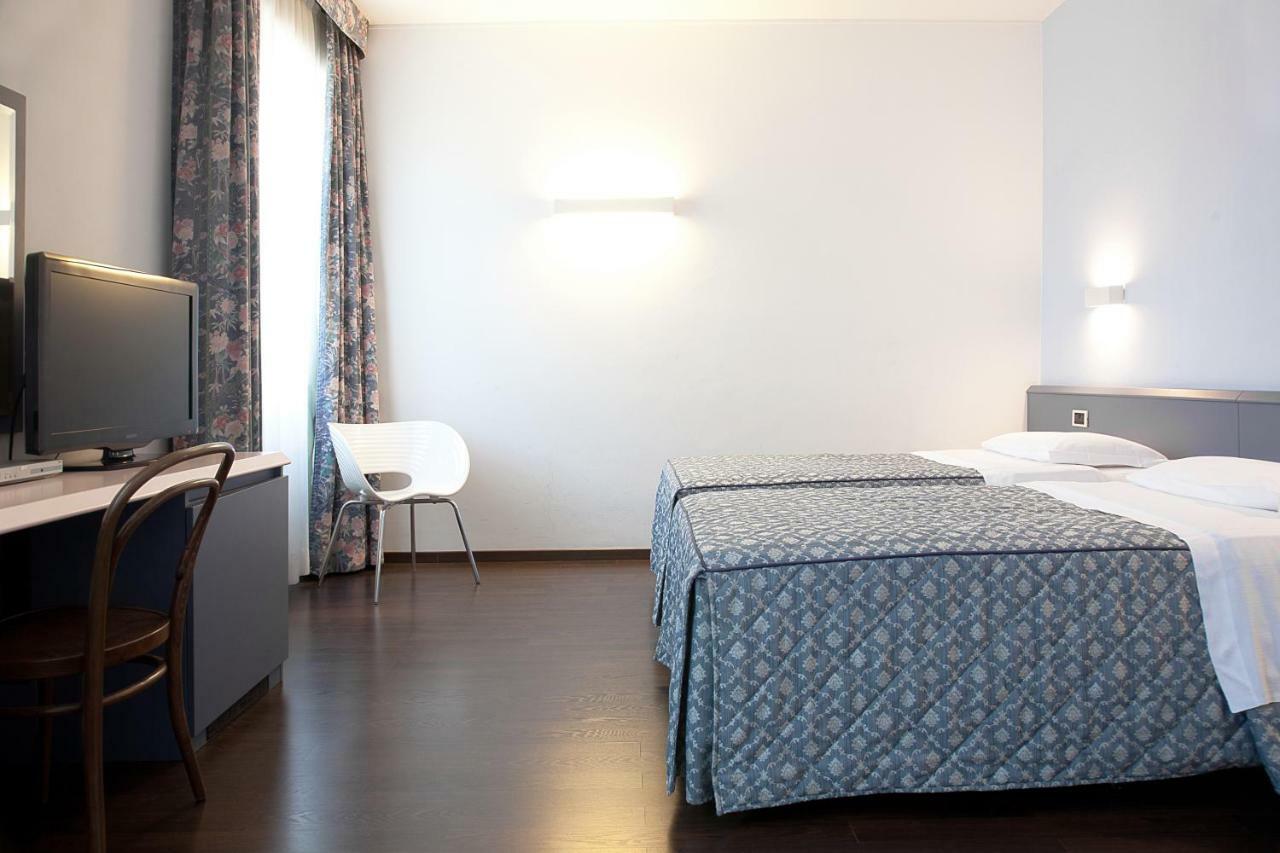 City Hotel Варезе Екстериор снимка