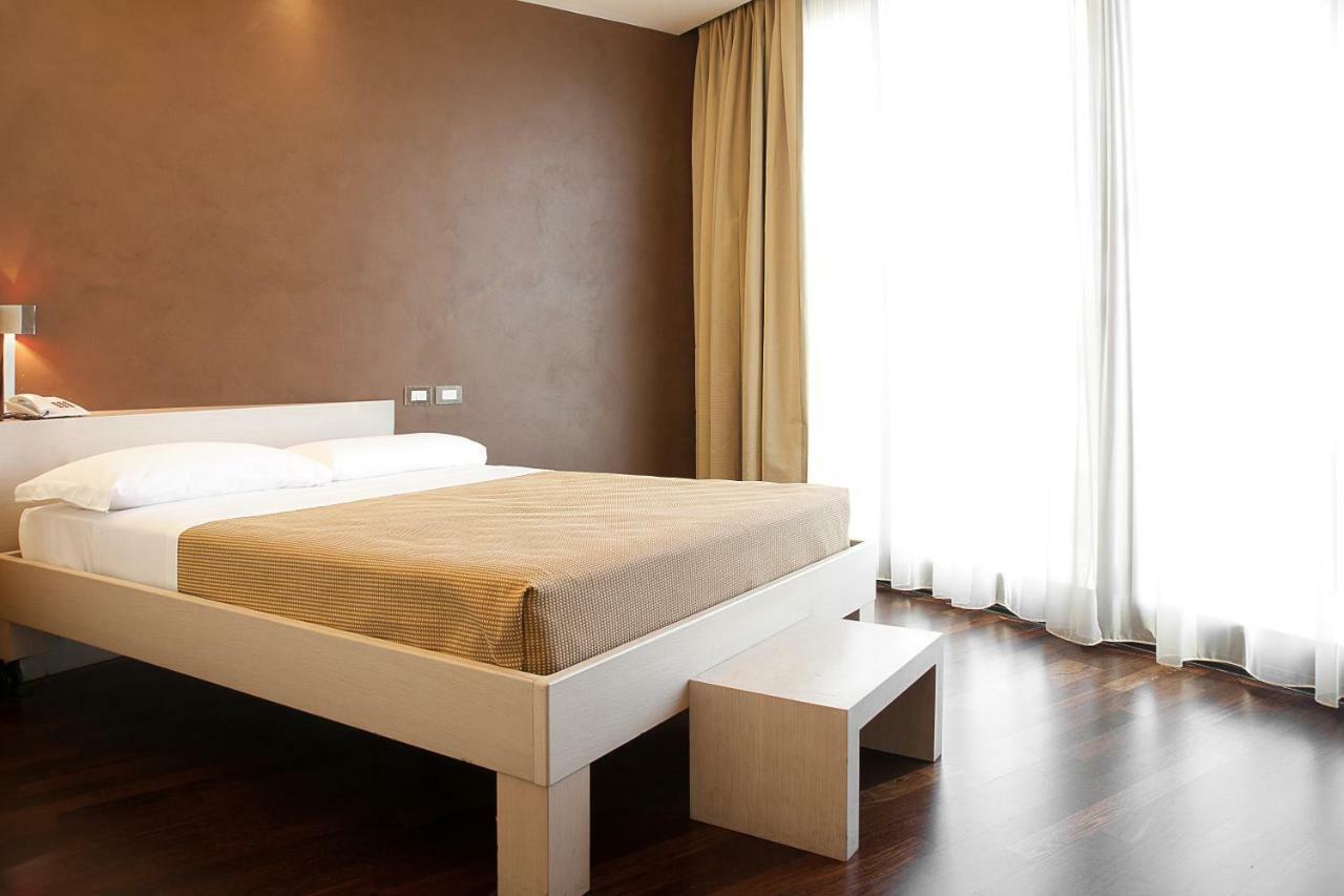 City Hotel Варезе Екстериор снимка