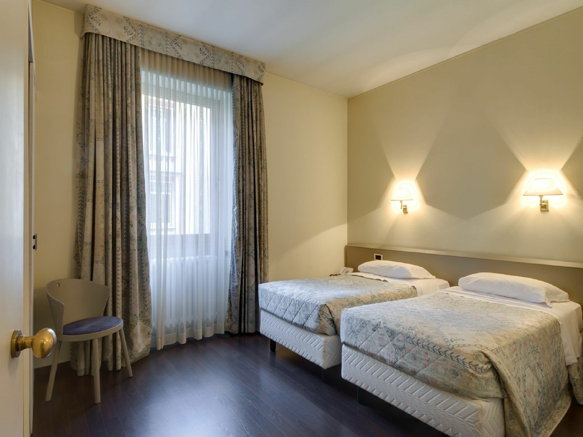 City Hotel Варезе Екстериор снимка