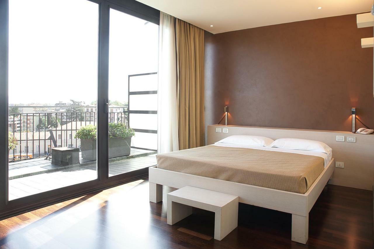 City Hotel Варезе Екстериор снимка