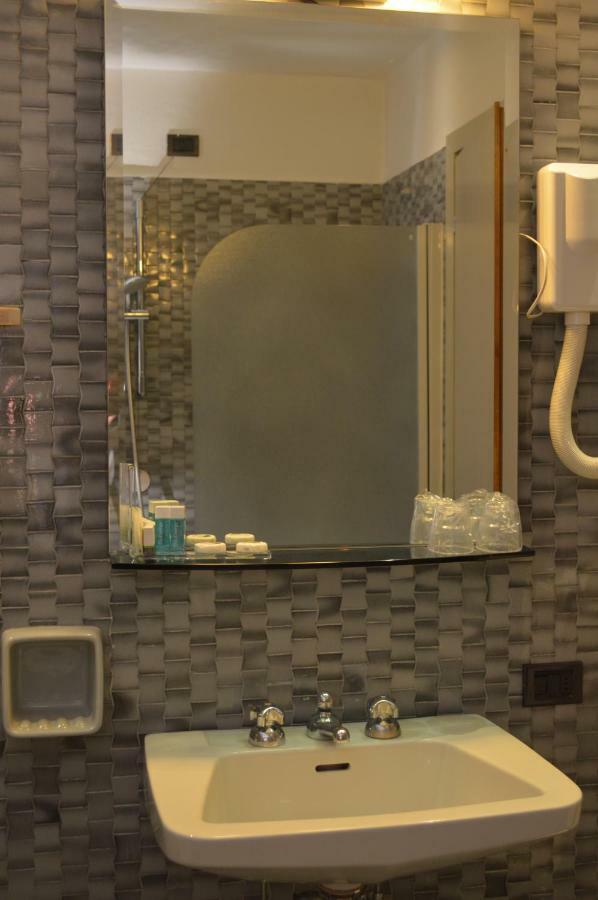 City Hotel Варезе Екстериор снимка