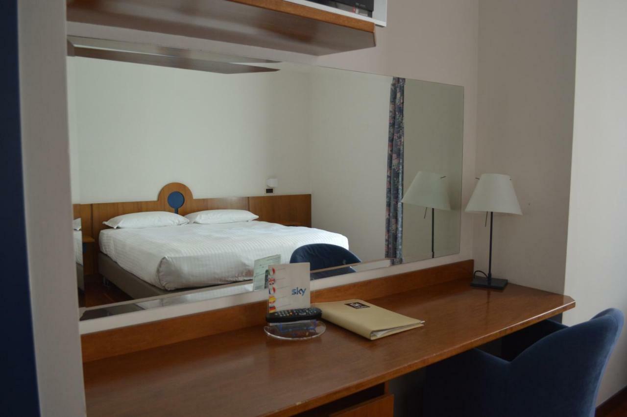City Hotel Варезе Екстериор снимка